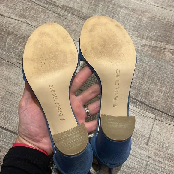 Ivanka Trump - Klover Sandals - Blue Chambray Suede Block Heel - Size 9M - GUC!! - Picture 9 of 9